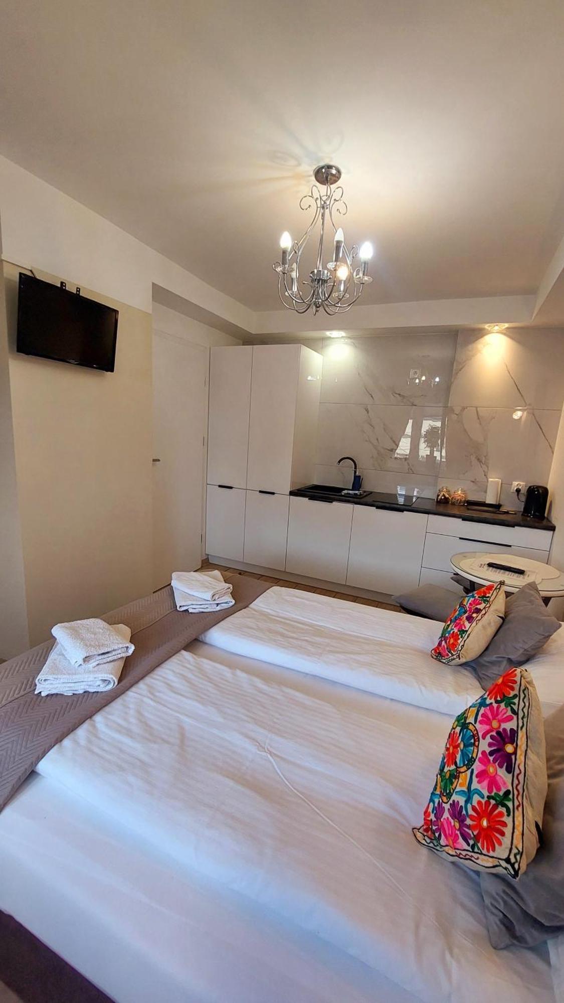 أوسترون Apartamenty Biala Perla المظهر الخارجي الصورة